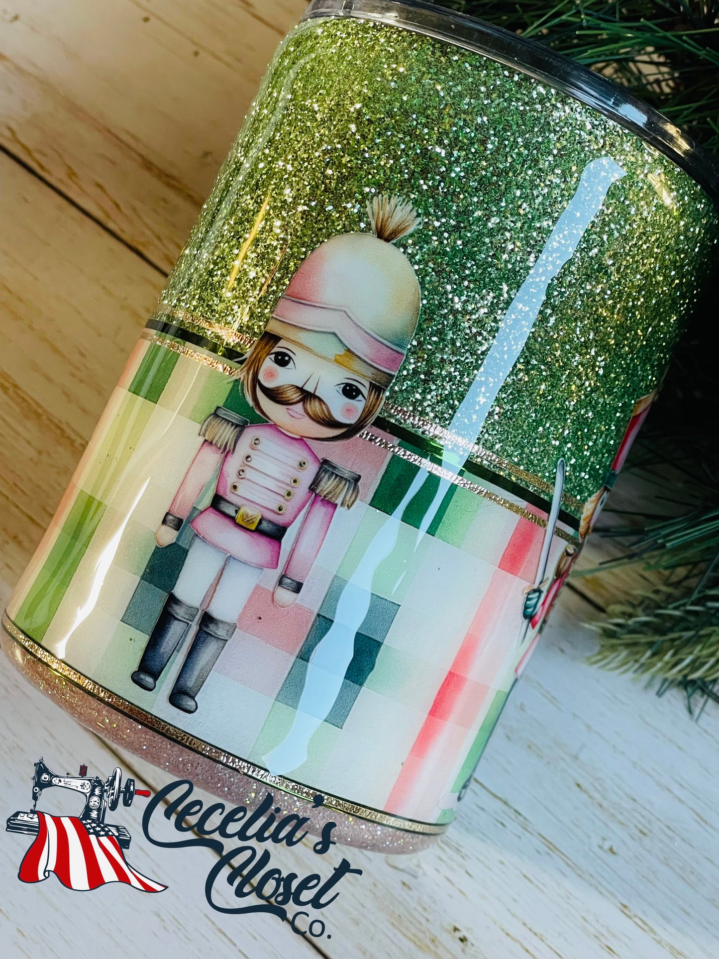 Nutcracker shorty