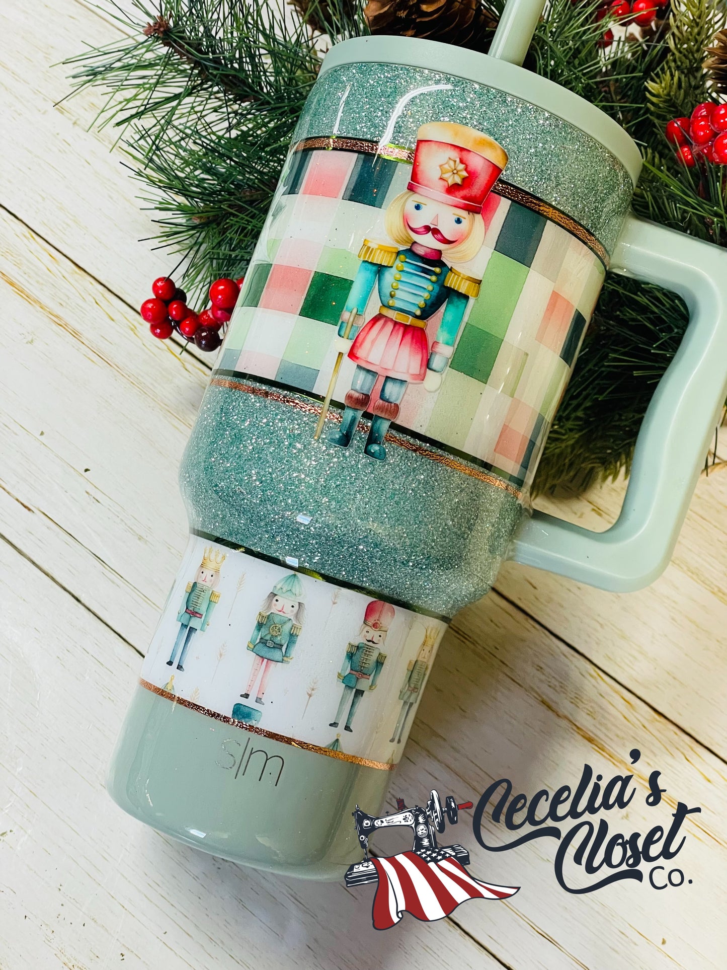nutcracker Simply Modern