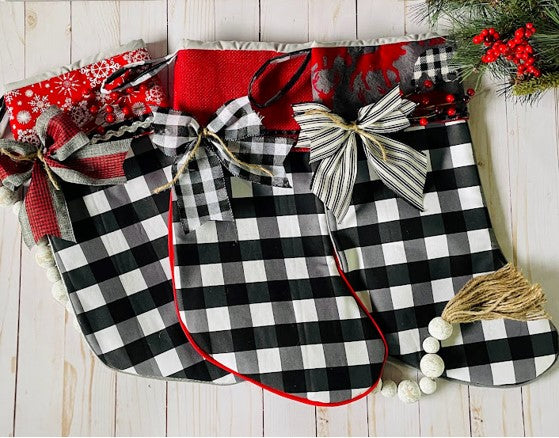 Black and White Rustic Farmhouse Check