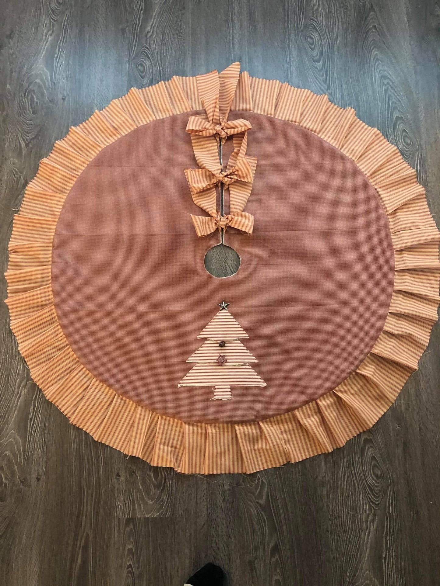 Customize Tree Skirt